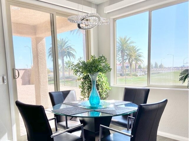 Hunter Douglas Dealer Image